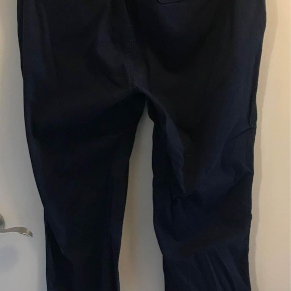 Women’s size 18W navy blue pants straight leg by St. John’s Bay great condition - Picture 2 of 4